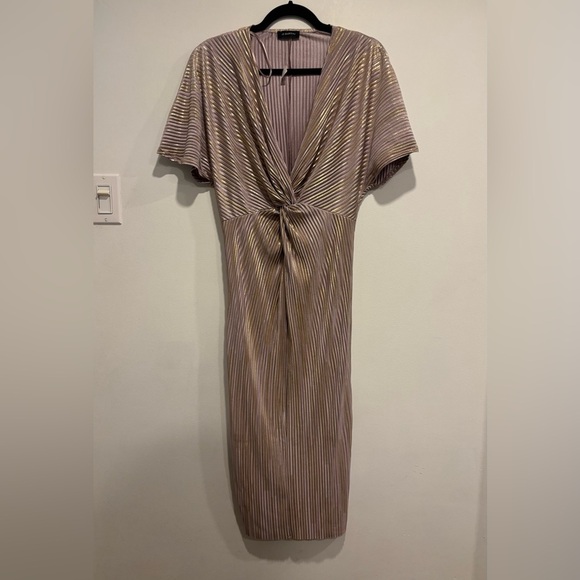 le chateau Dresses & Skirts - Le Château Metallic Mauve Pleated Midi Dress Twist Front | XS